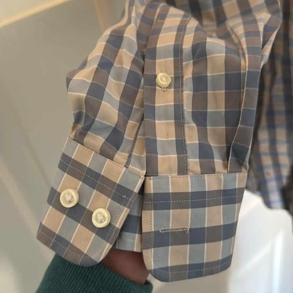 Men’s Button-up - Picture 4 of 6